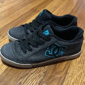 DC skate shoes, flat bottom